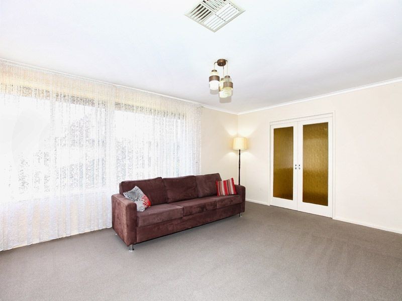 107 South Circular Road, Gladstone Park VIC 3043