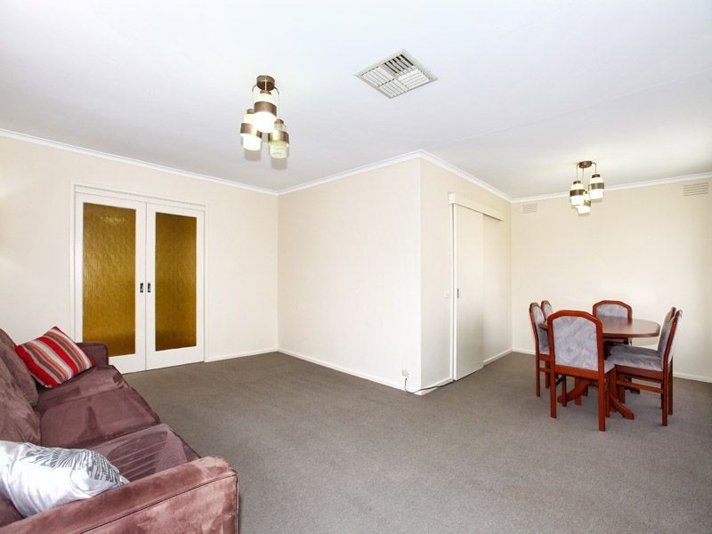 107 South Circular Road, Gladstone Park VIC 3043