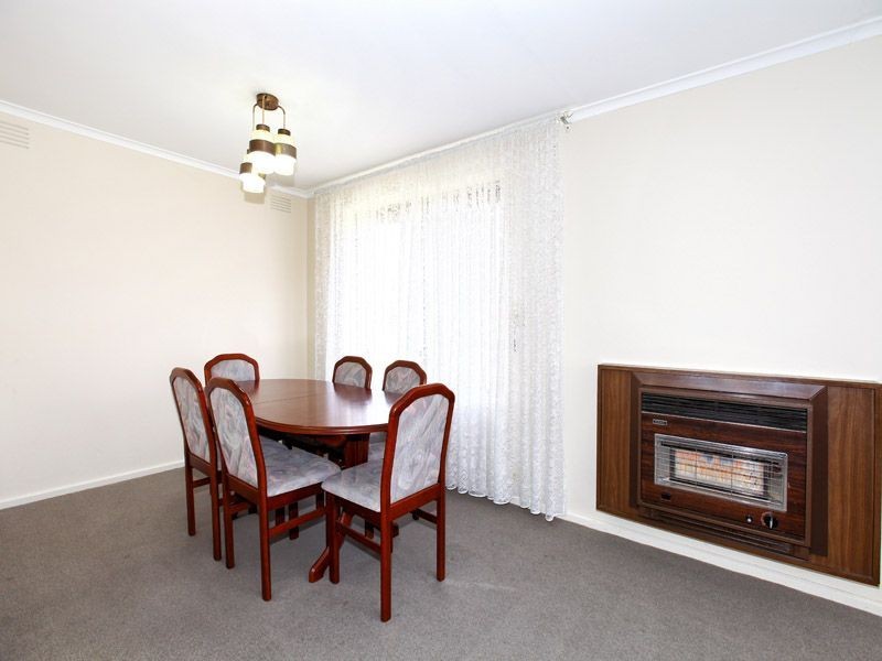 107 South Circular Road, Gladstone Park VIC 3043