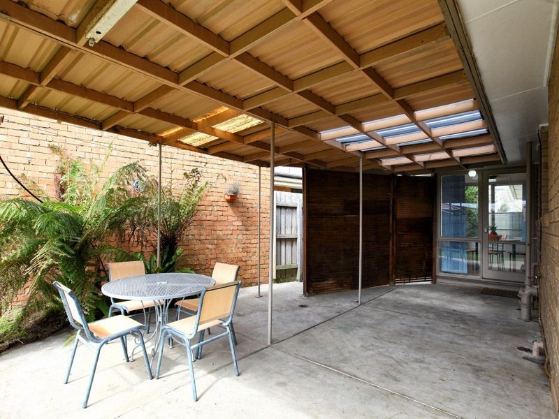 107 South Circular Road, Gladstone Park VIC 3043