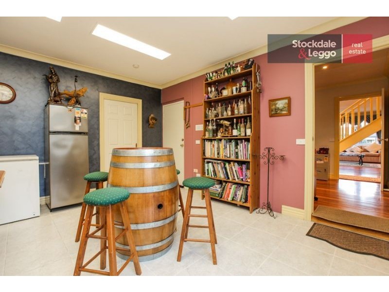 16 Alanbrae Terrace, Attwood VIC 3049