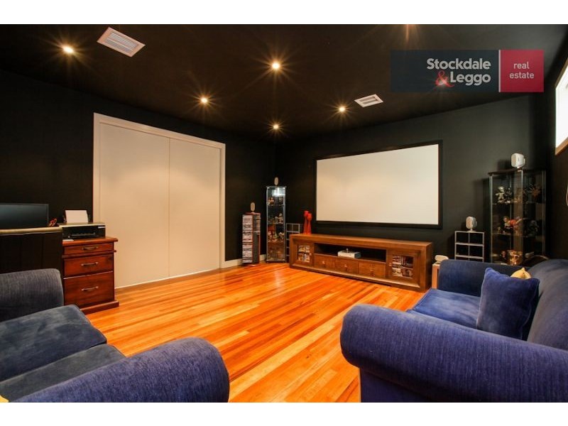 20 Cobblestone Drive, Attwood VIC 3049