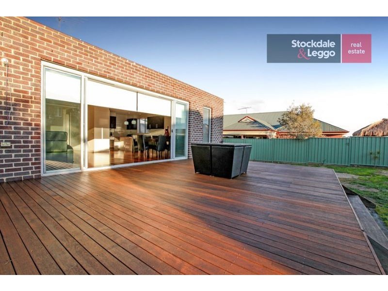 20 Cobblestone Drive, Attwood VIC 3049