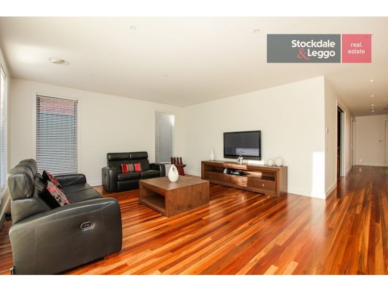 20 Cobblestone Drive, Attwood VIC 3049