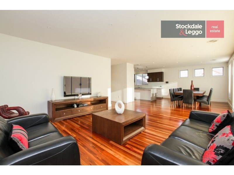 20 Cobblestone Drive, Attwood VIC 3049