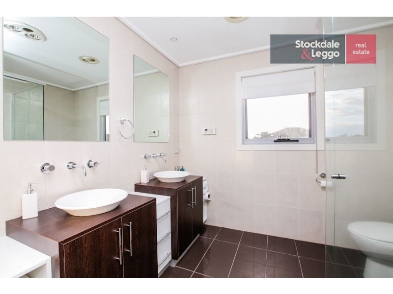 20 Cobblestone Drive, Attwood VIC 3049