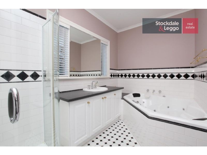 16 Innkeepers Way, Attwood VIC 3049