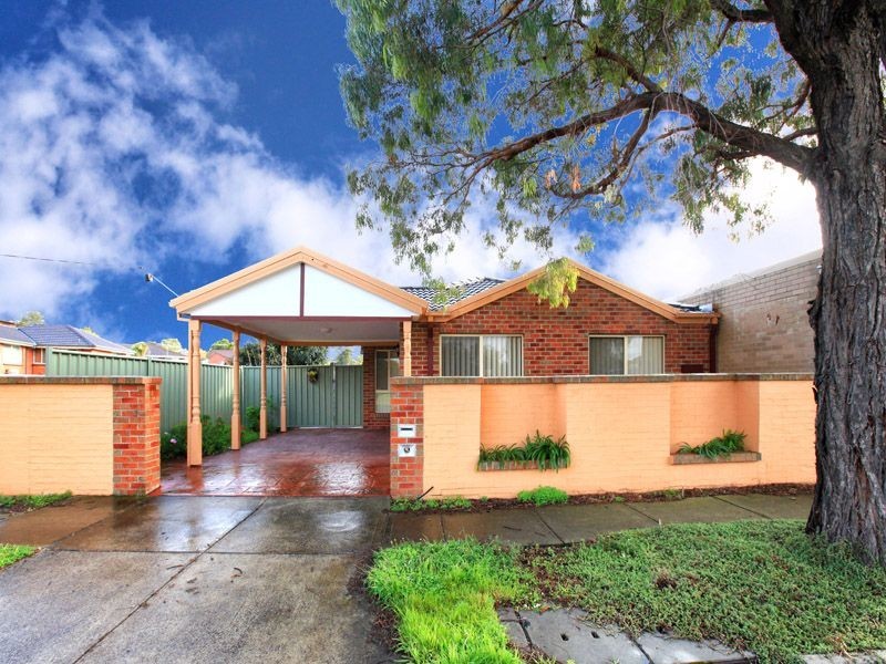 2/15  Churchill Avenue, Tullamarine VIC 3043