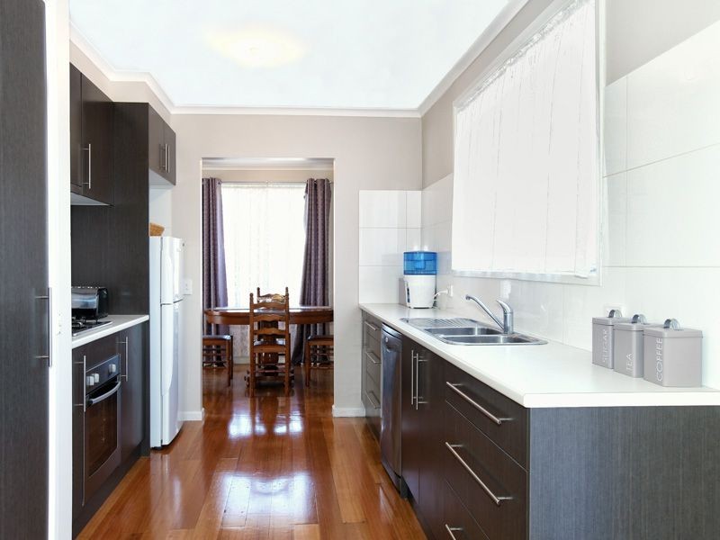 37 Linacre Crescent, Gladstone Park VIC 3043