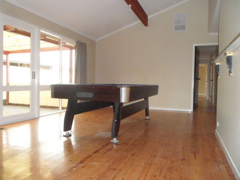 7 Tecoma Court, Gladstone Park VIC 3043