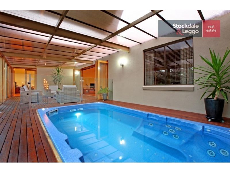 8 Burnley Court, Greenvale VIC 3059