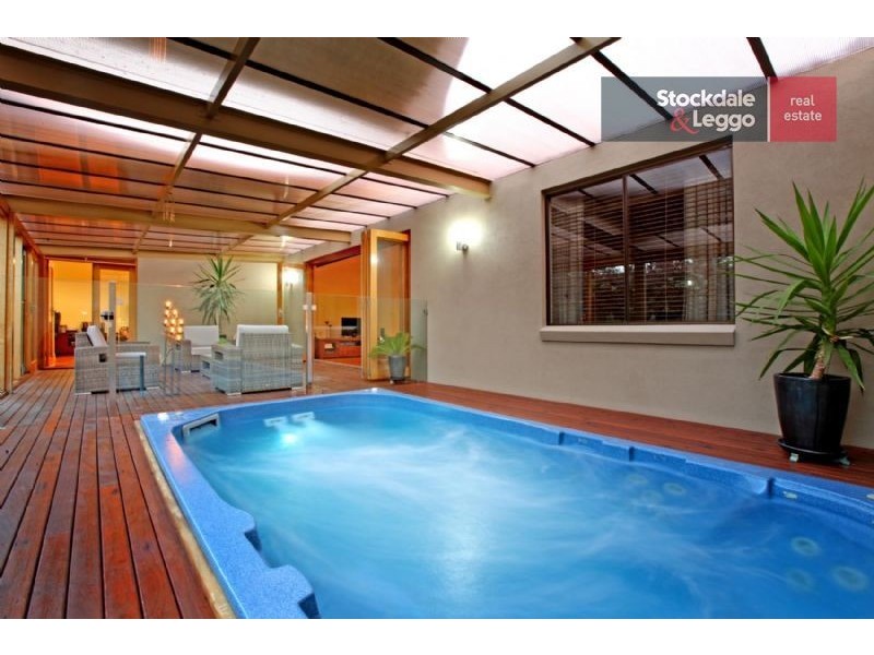 8 Burnley Court, Greenvale VIC 3059