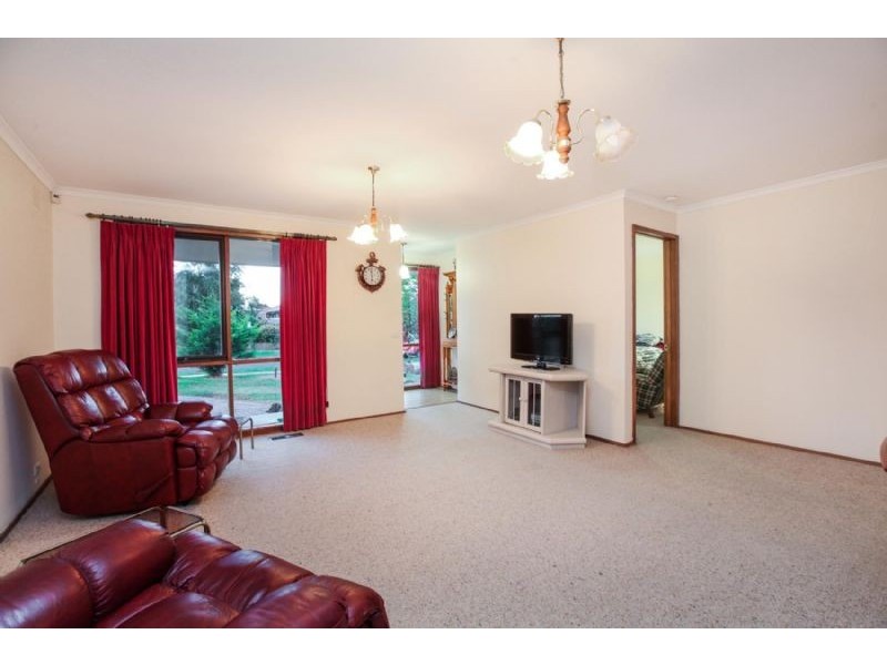 60 The Circuit, Gladstone Park VIC 3043
