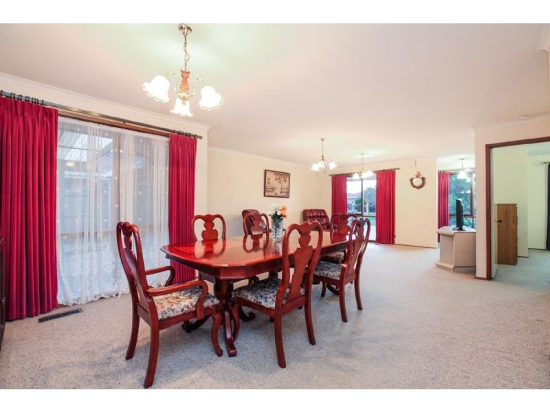 60 The Circuit, Gladstone Park VIC 3043