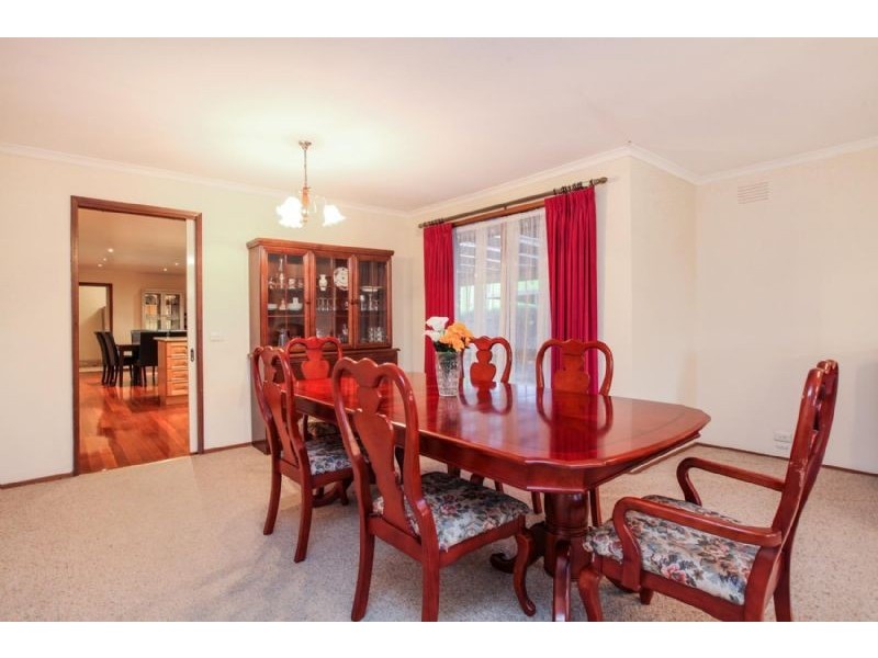 60 The Circuit, Gladstone Park VIC 3043