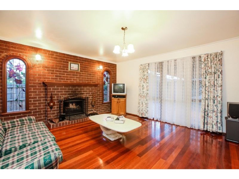 60 The Circuit, Gladstone Park VIC 3043