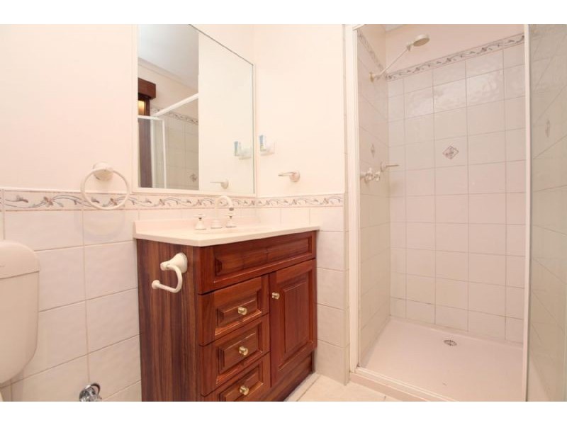 60 The Circuit, Gladstone Park VIC 3043