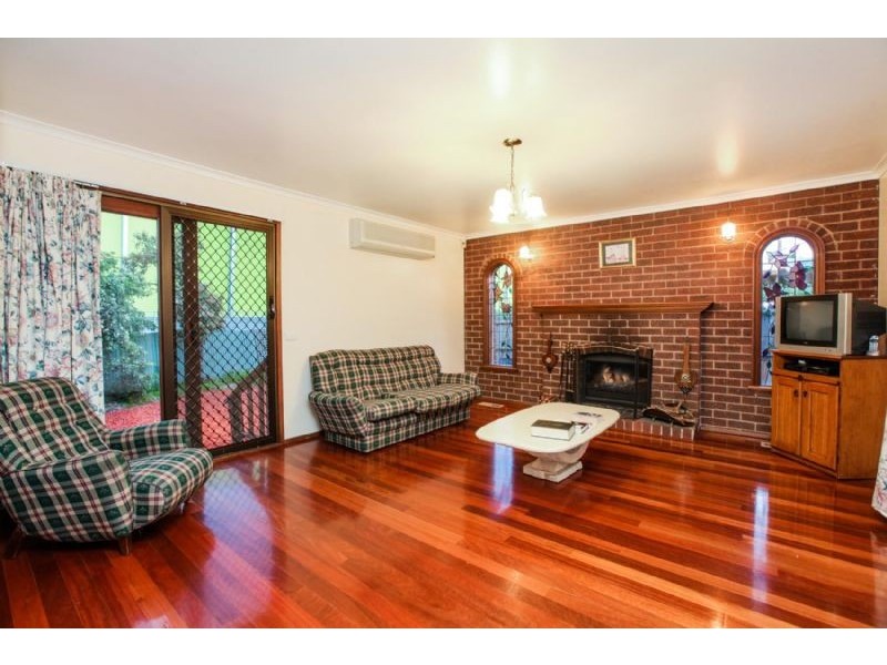 60 The Circuit, Gladstone Park VIC 3043