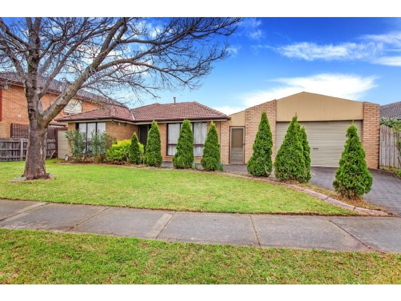 55 Lenoak Street, Gladstone Park VIC 3043