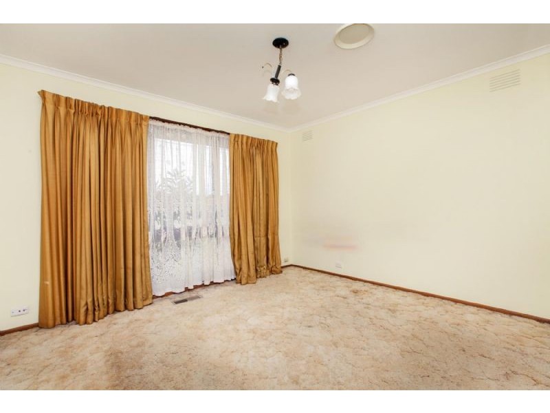 55 Lenoak Street, Gladstone Park VIC 3043