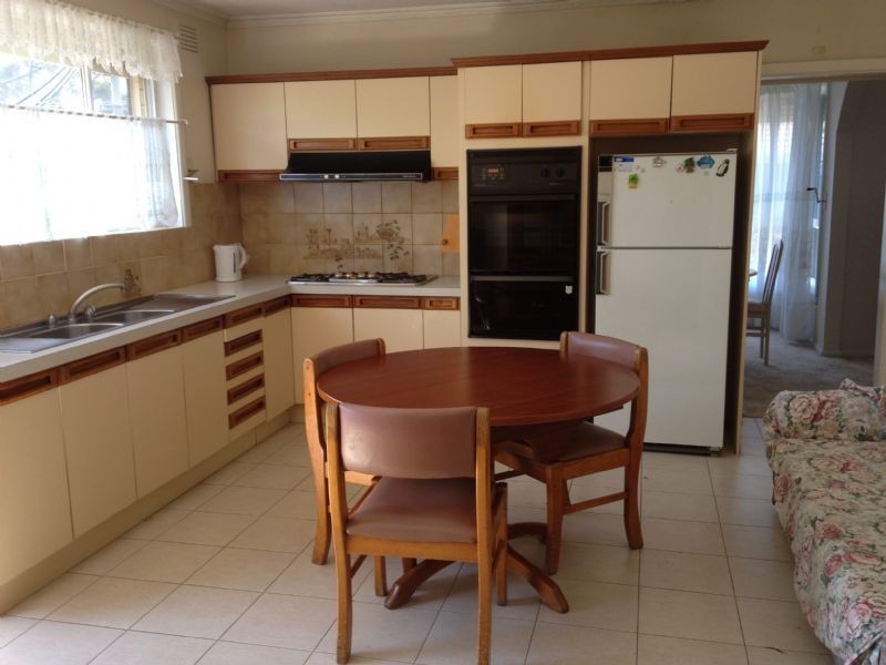 27 Scampton Crescent, Tullamarine VIC 3043