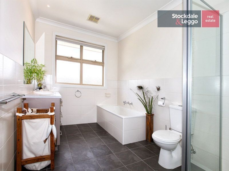 2/24 Wills Street, Westmeadows VIC 3049