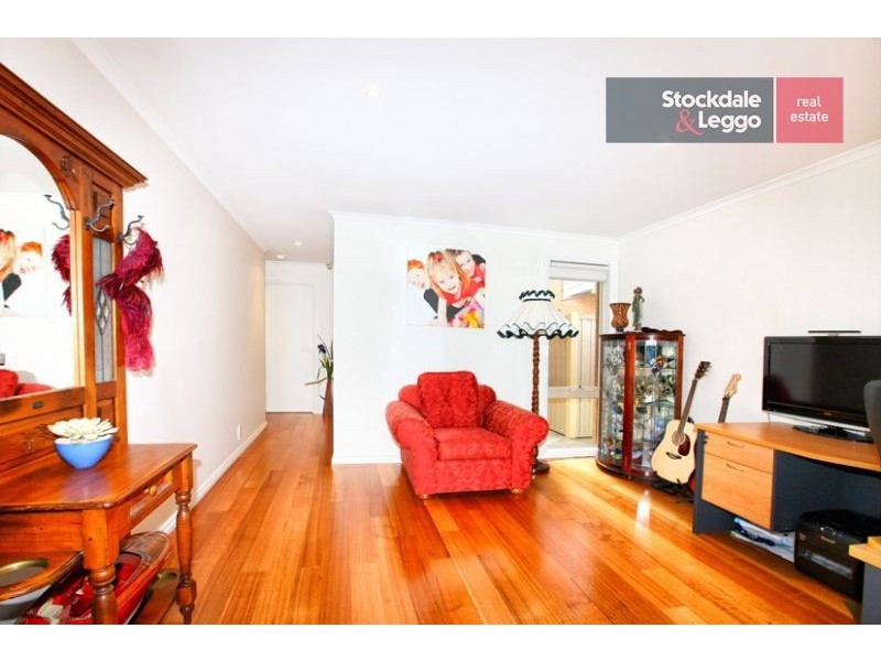 2/24 Wills Street, Westmeadows VIC 3049