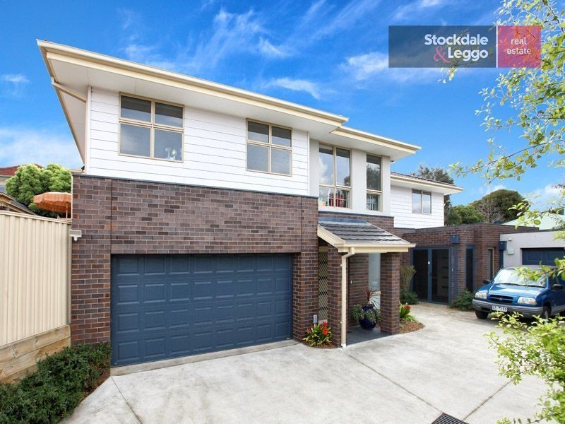 2/24 Wills Street, Westmeadows VIC 3049