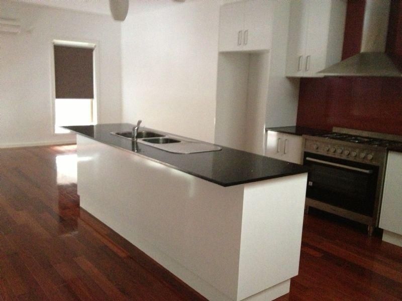 18 Langley Road, Ardeer VIC 3022