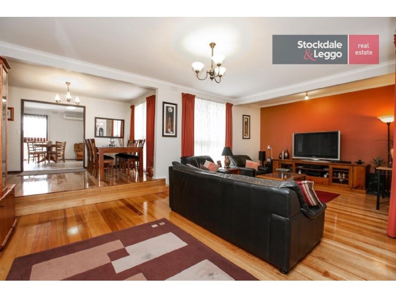 3 Burnleigh Drive, Gladstone Park VIC 3043