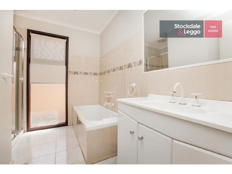 3 Burnleigh Drive, Gladstone Park VIC 3043