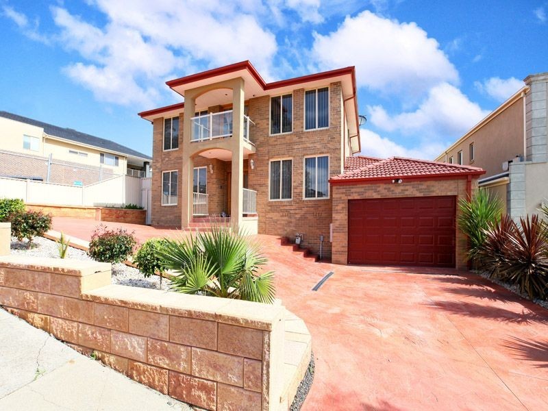 8 Inverie Court, Greenvale VIC 3059