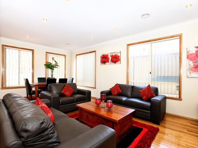 8 Inverie Court, Greenvale VIC 3059