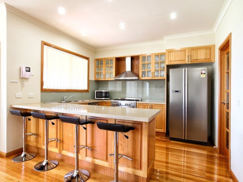 8 Inverie Court, Greenvale VIC 3059