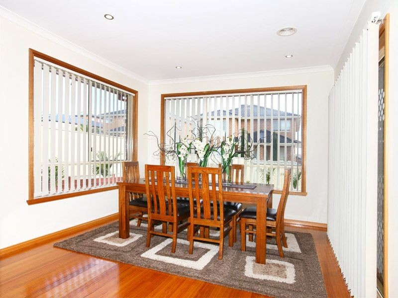 8 Inverie Court, Greenvale VIC 3059