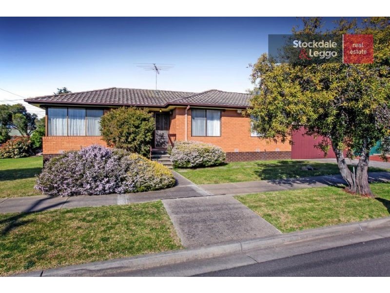 2 Trollaby Close, Gladstone Park VIC 3043
