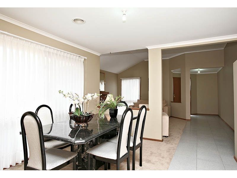 6 Lochton Court, Greenvale VIC 3059