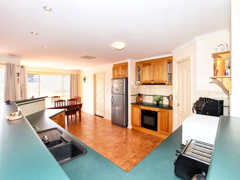 6 Stranraer Close, Greenvale VIC 3059