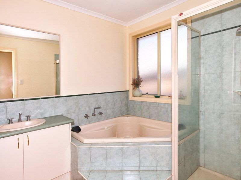 6 Stranraer Close, Greenvale VIC 3059