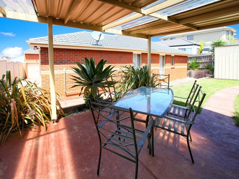 6 Stranraer Close, Greenvale VIC 3059