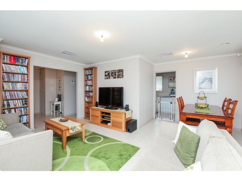 239 Carrick Drive, Gladstone Park VIC 3043