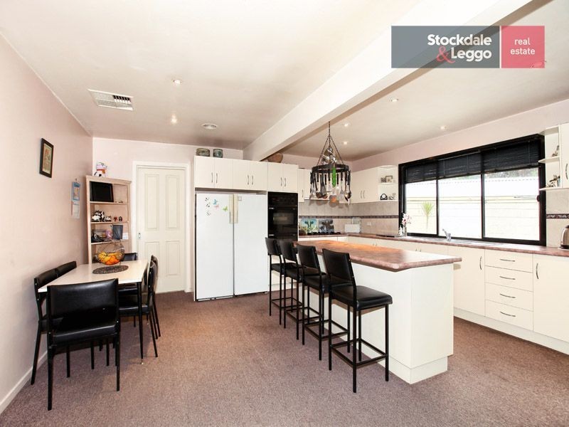 17 Dudley Court, Gladstone Park VIC 3043
