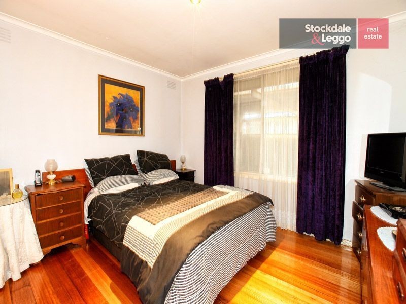 17 Dudley Court, Gladstone Park VIC 3043