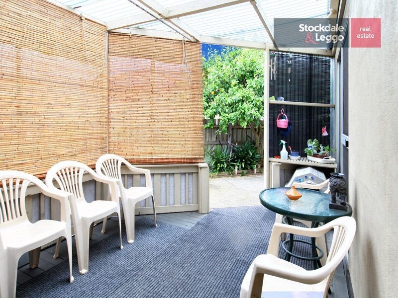 17 Dudley Court, Gladstone Park VIC 3043