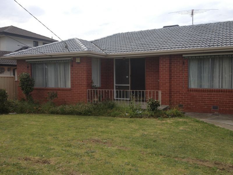 10 North Circular Rd, Gladstone Park VIC 3043