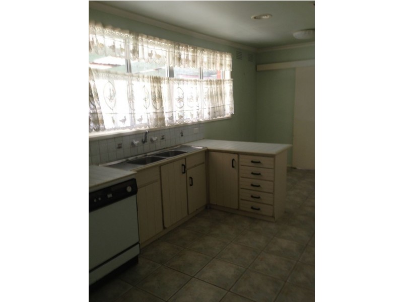 10 North Circular Rd, Gladstone Park VIC 3043