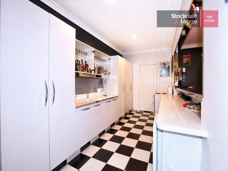 14 Darvell Court, Greenvale VIC 3059