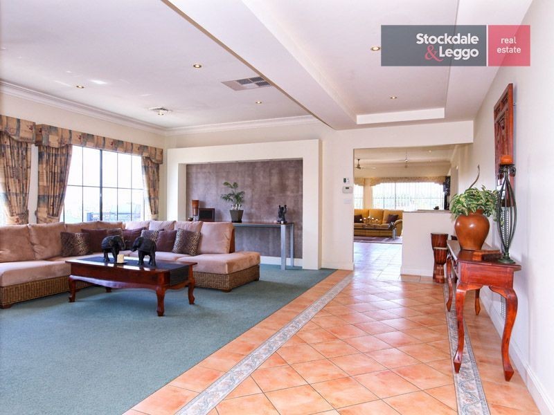 14 Darvell Court, Greenvale VIC 3059