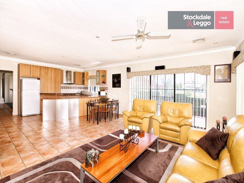 14 Darvell Court, Greenvale VIC 3059