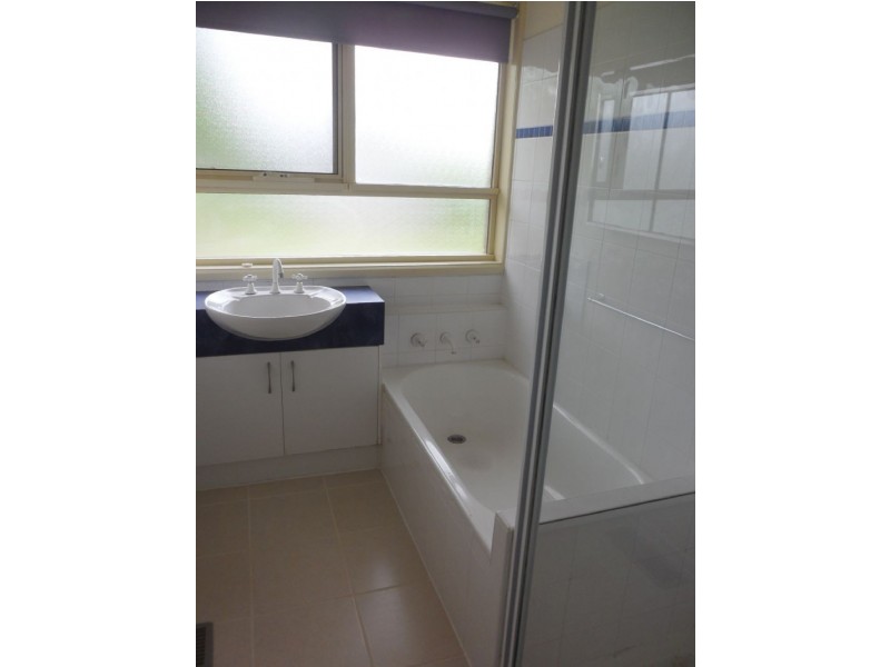 43 North Circular Road, Gladstone Park VIC 3043